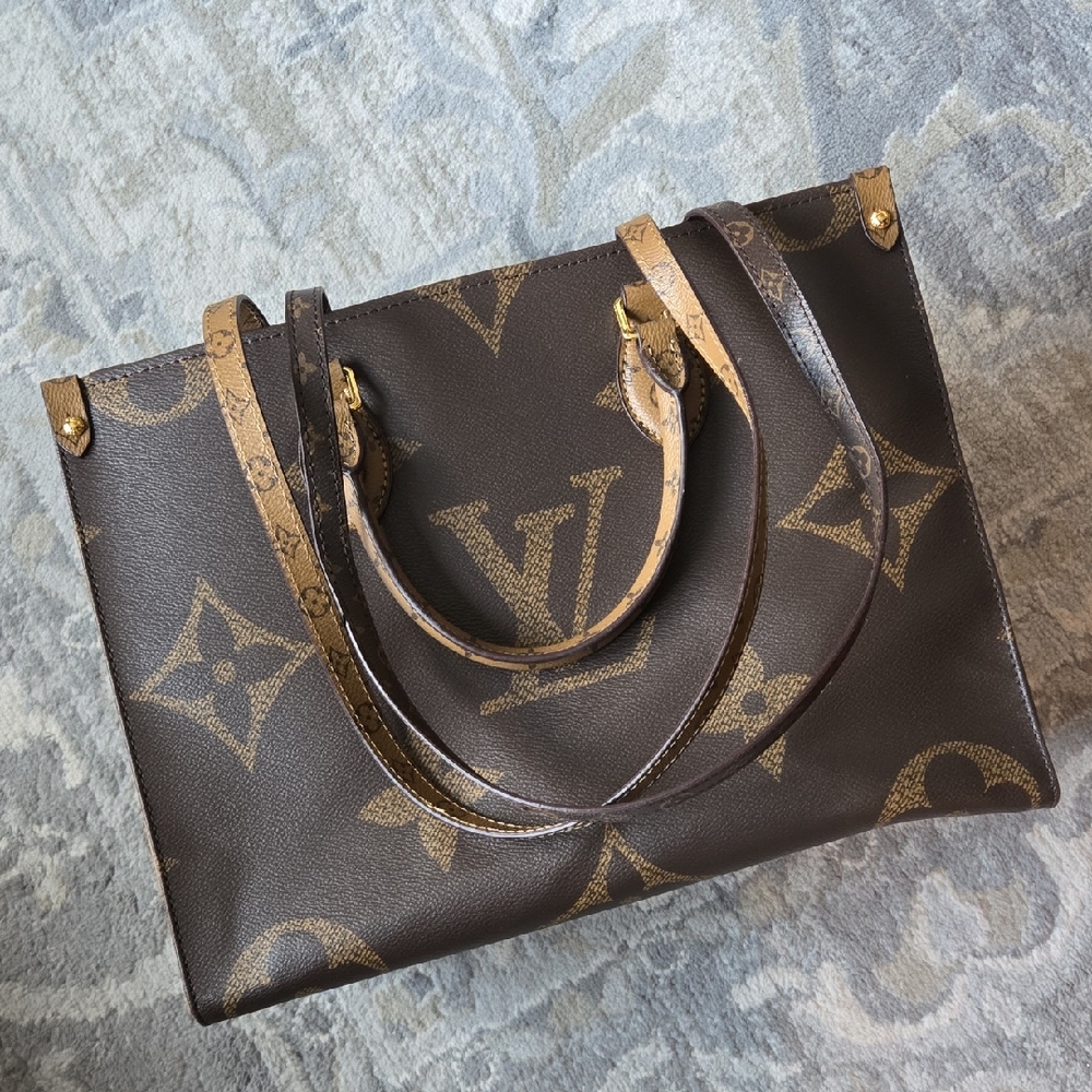 Louis Vuitton Onthego Mm Monogram Tote